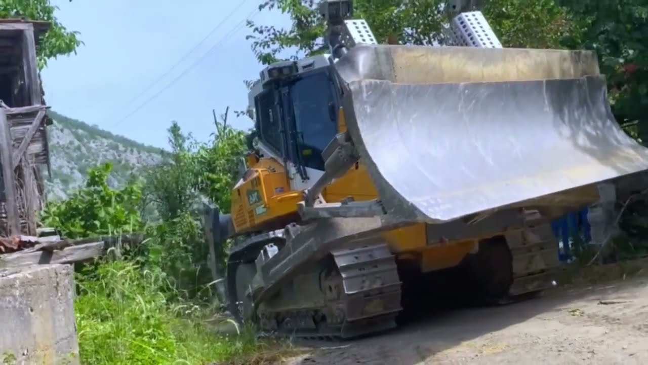 Best Optimization Operation Bulldozer Cutting Rock Cliff Edge Road Resizing For Heavy Transportation