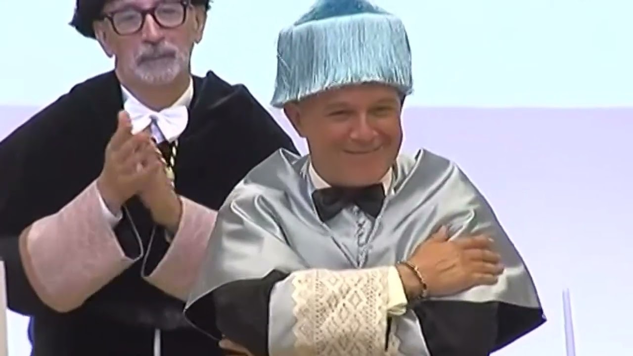 Alejandro Sanz es investido doctor Honoris Causa por la UCA en Algeciras