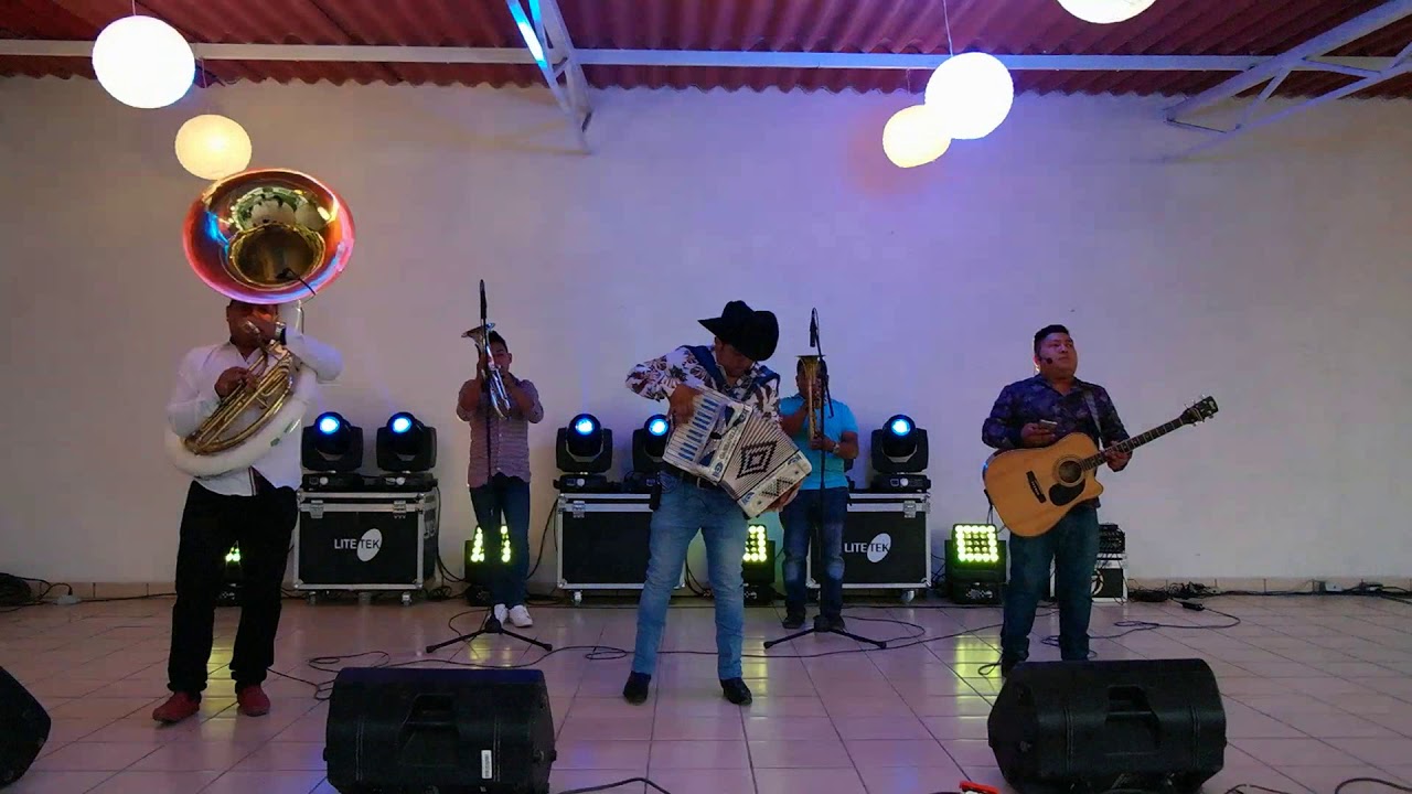 El Tano ♪ Los Efectivos del Rancho ♪ 