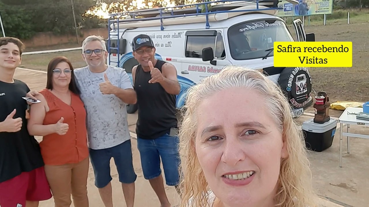 A KOMBI SAFIRA RECEBEU VISITAS. FIZ PIPOCA NA KOMBI