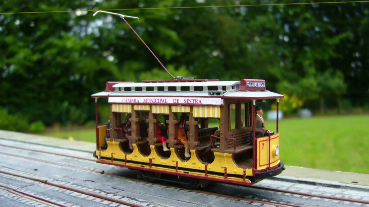 Sintra (Portugal) Brill trams ( yellow, blue, red) in H0
