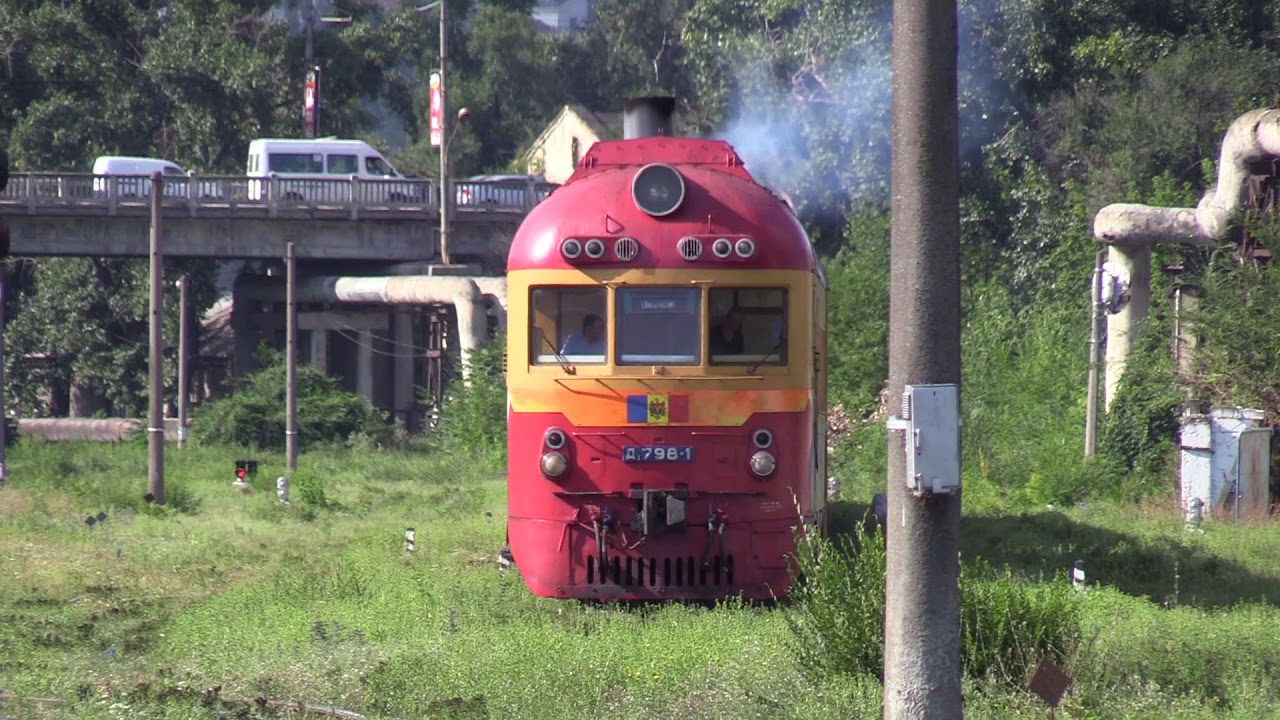 Дизель-поезда Д1-706+798 на ст. Кишинёв / D1-706+798 DMU's at Chisinau station