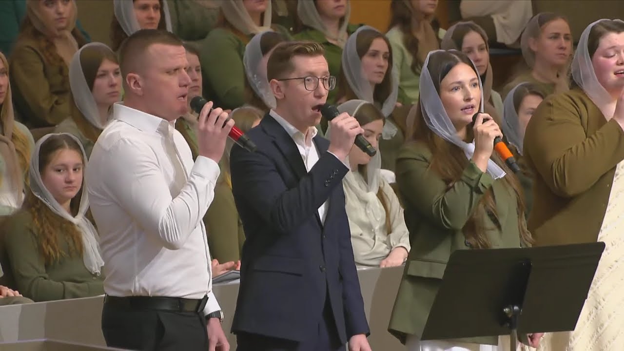 Підношу очі мої до гір