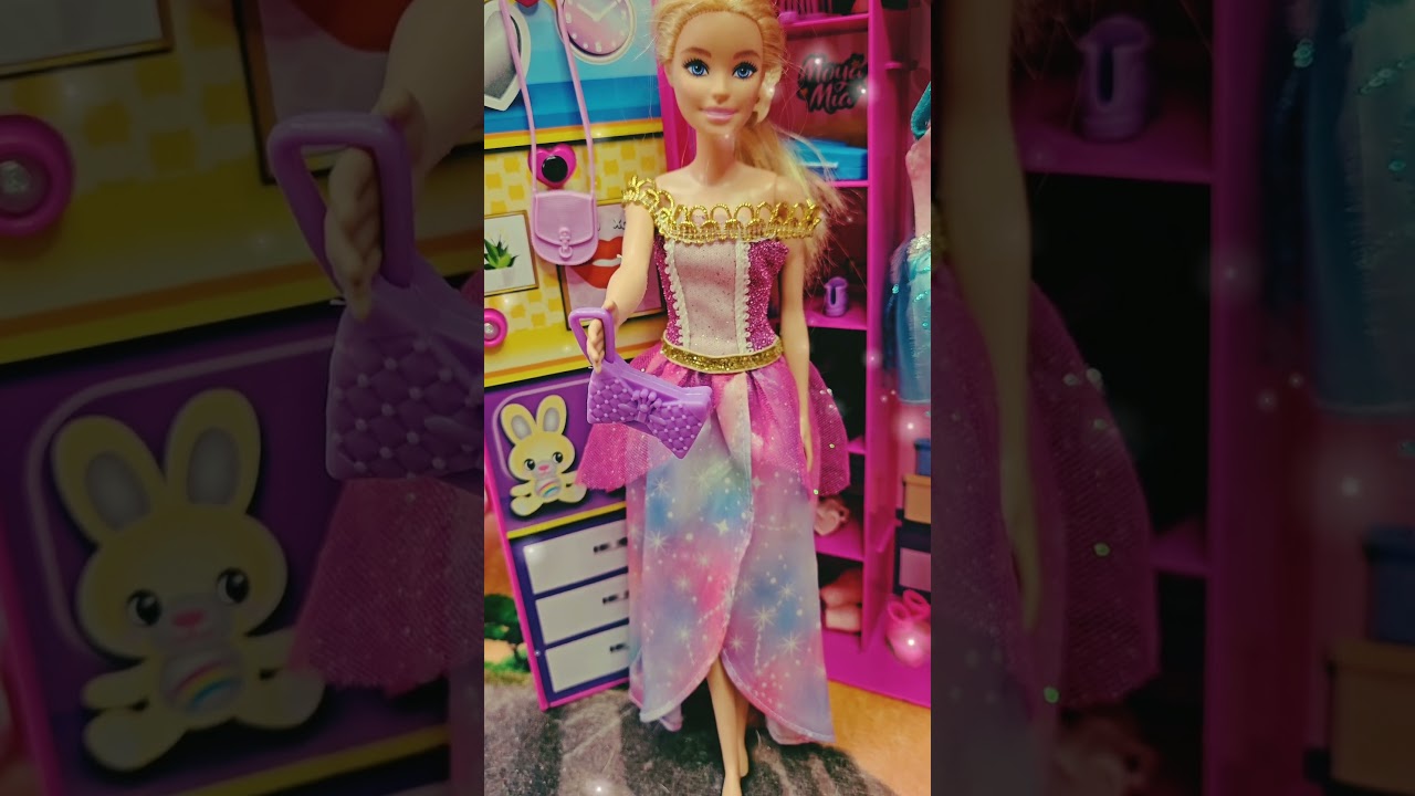 Barbie ma dziś wielki bal! 👑💗Który dodatek powinna założyć?                   