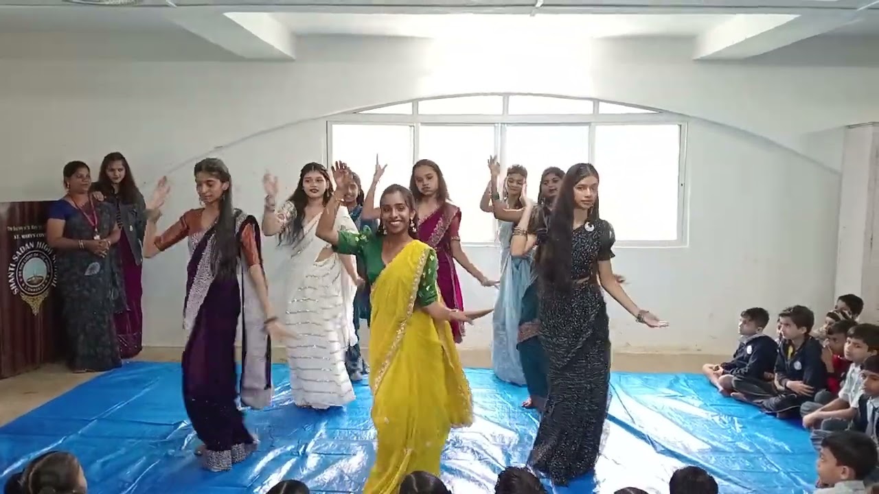 Surprise Dance From Std Xth Girls 
