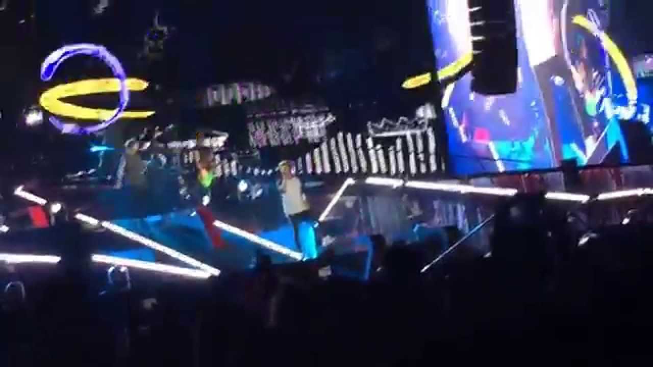 Strong - One Direction WWA Tour 8/5/14
