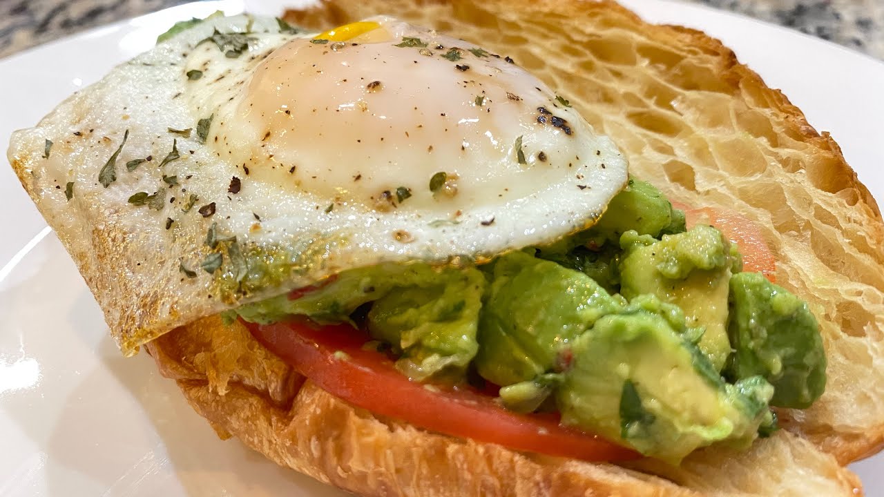 HOW TO MAKE AVOCADO TOAST W/ FRIED EGG FOR BREAKFAST THE WAY WE LIKE IT! ASMR RECIPE #101