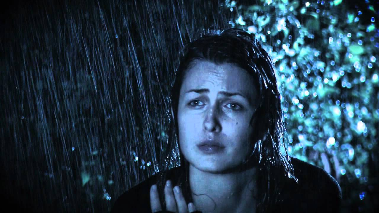 MIENTRAS LLUEVE - Claudia Silva