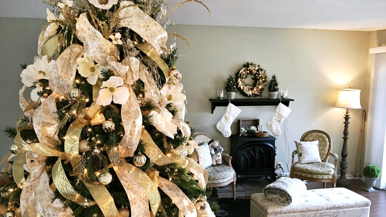 Golden Magnolia Christmas Tree - How To Decorate A Christmas Tree