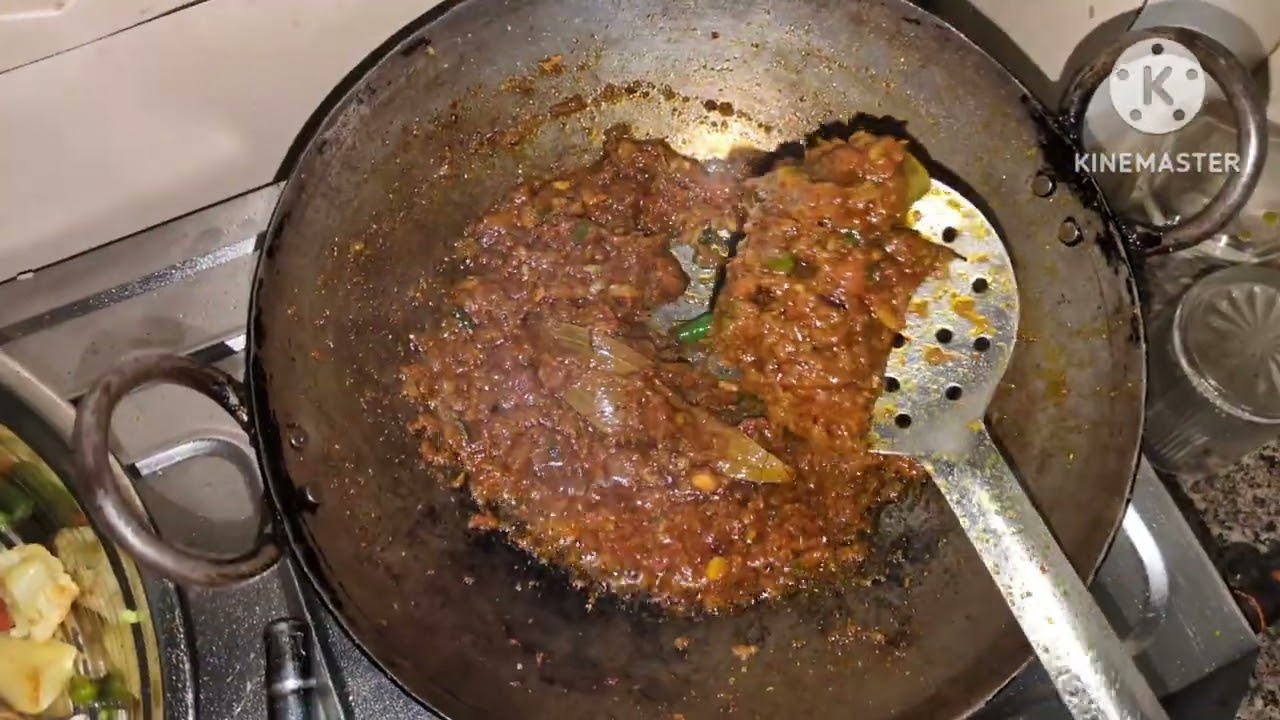  दोस्तों में आज आपको दिखाऊंगी मिक्स वेज कैसे बनाते हैं 🤤  अगर  पसंद आए तो like share subscribe 👍🏻🔔