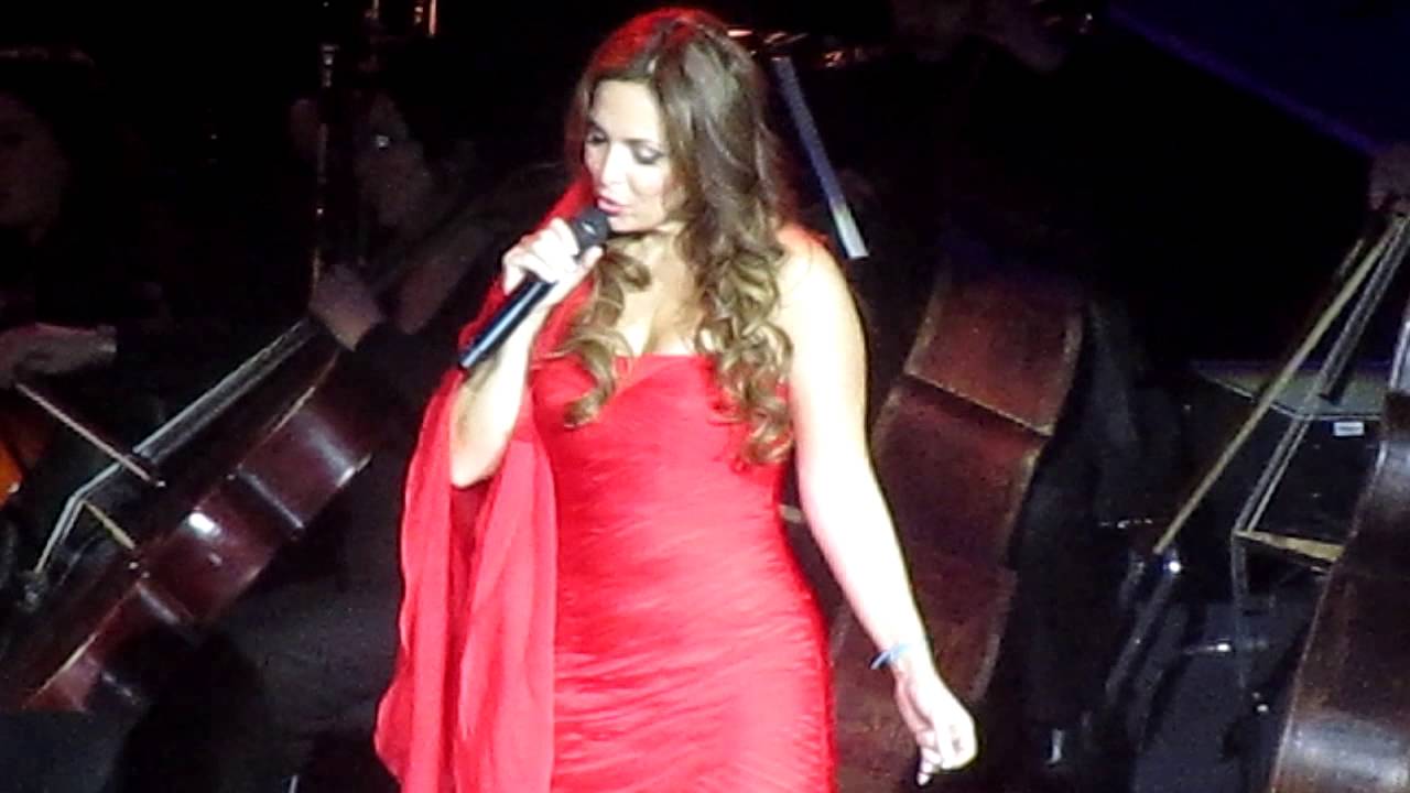Hélène Ségara - Vivre (Notre-Dame de Paris in Moscow - 07.03.13)