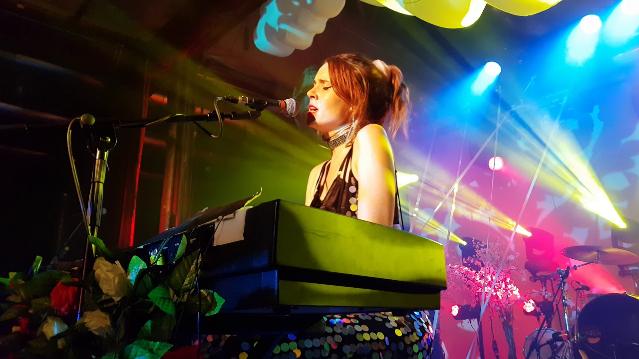 Kate Nash - Merry Happy (live at Festsaal Kreuzberg, Berlin)