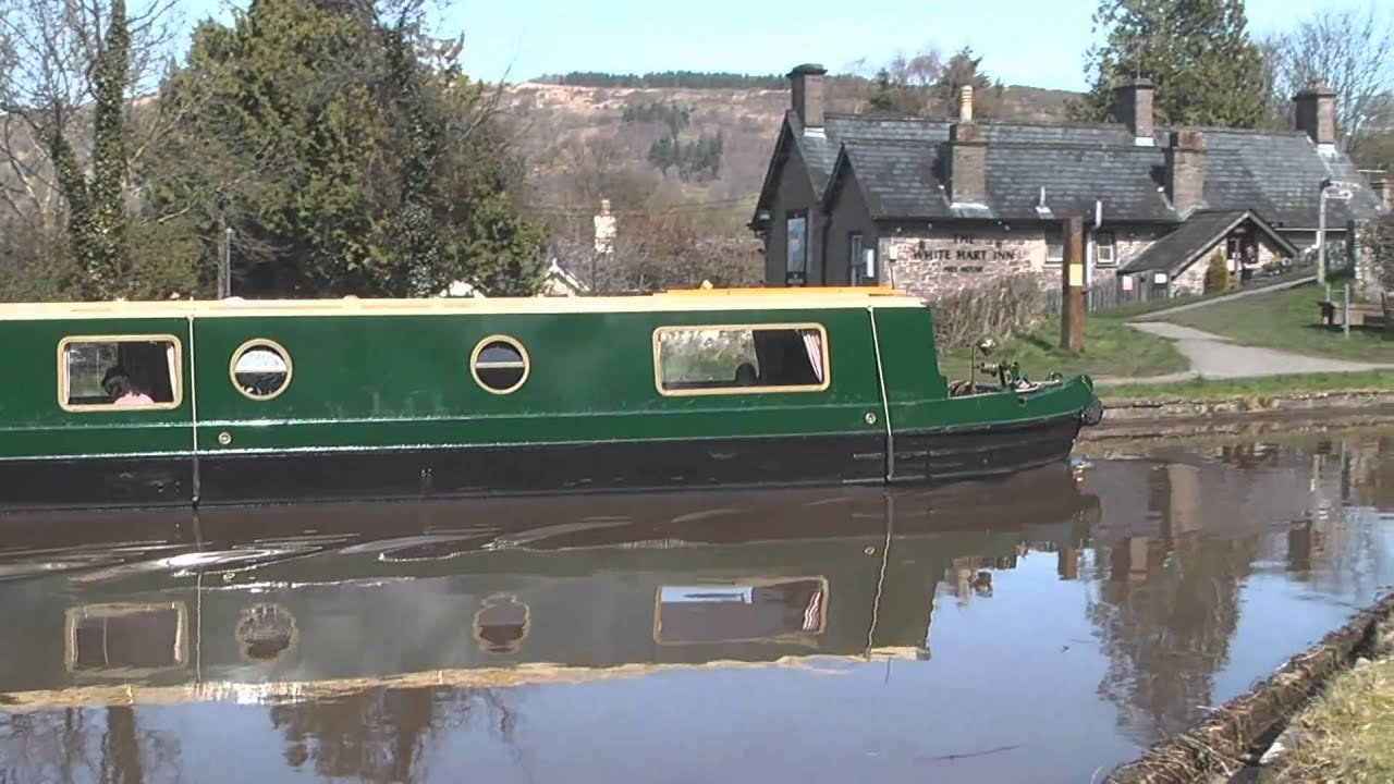 Beacon Park Boats - Luxury Narrow Boat Holidays on the Mon & Brec Canal