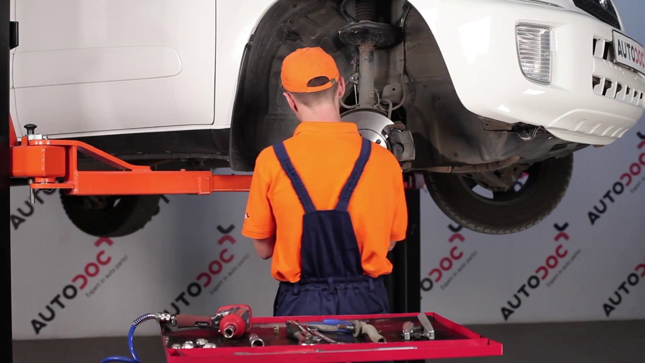 Så byter du dragstångsände på TOYOTA RAV4 [GUIDE]