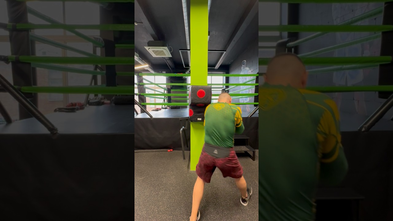 Упражнение тренирует защиту и создание углов для атаки #boxing #motivation #kickboxing #mma #prihod
