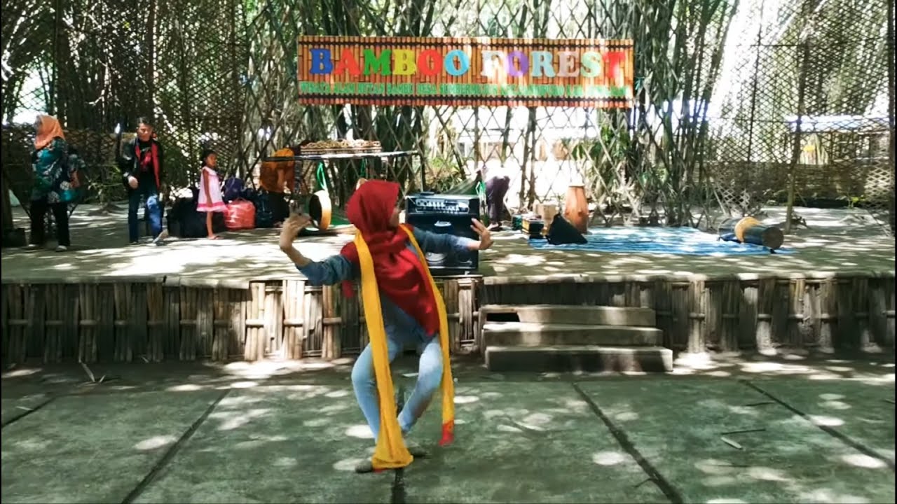 FLASH MOB TARI GODRIL LUMAJANGAN