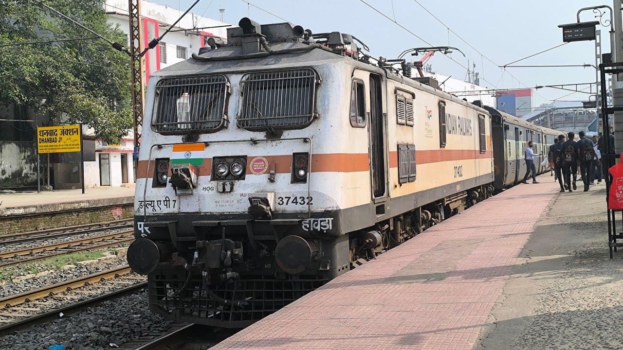 Onboard by 22387 Up HOWRAH DHANBAD Black Diamond Express