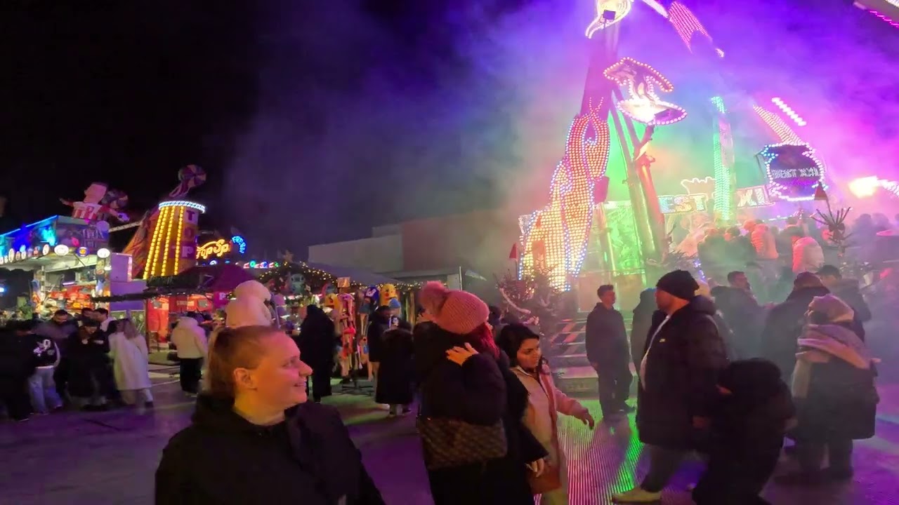 Berlin Lichtenberger Winterzeit 2024 - walkaround/spacer po placu