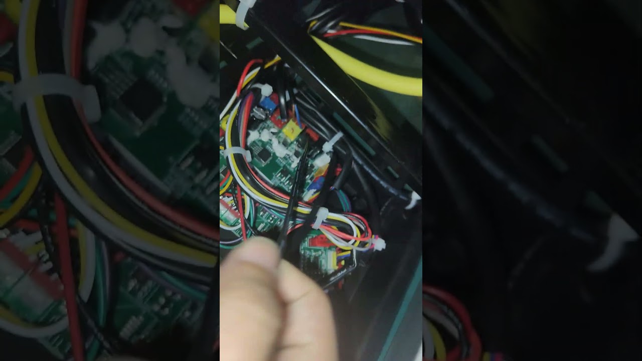 S002 Leg airbag malfunction check 3