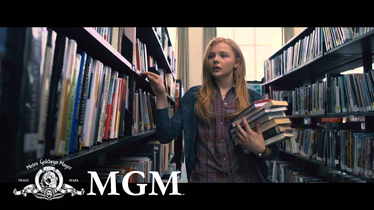 Carrie - Official Trailer