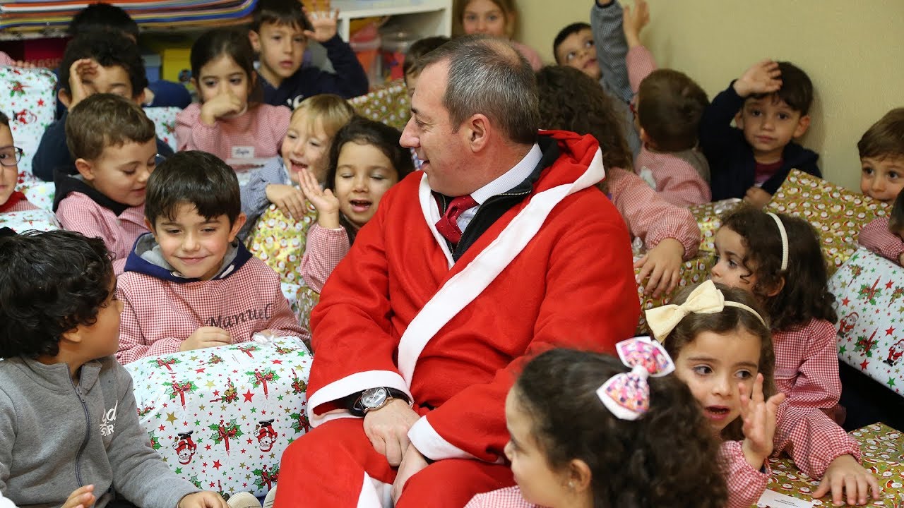 Autarquia ofereceu presentes de Natal às crianças do Pré-Escolar e 1.º Ciclo | 2017 | BOTICAS