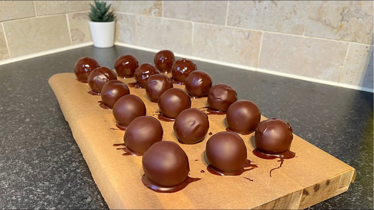 3 Ingredient Chocolate Coconut Balls | No-Bake Coconut Truffles
