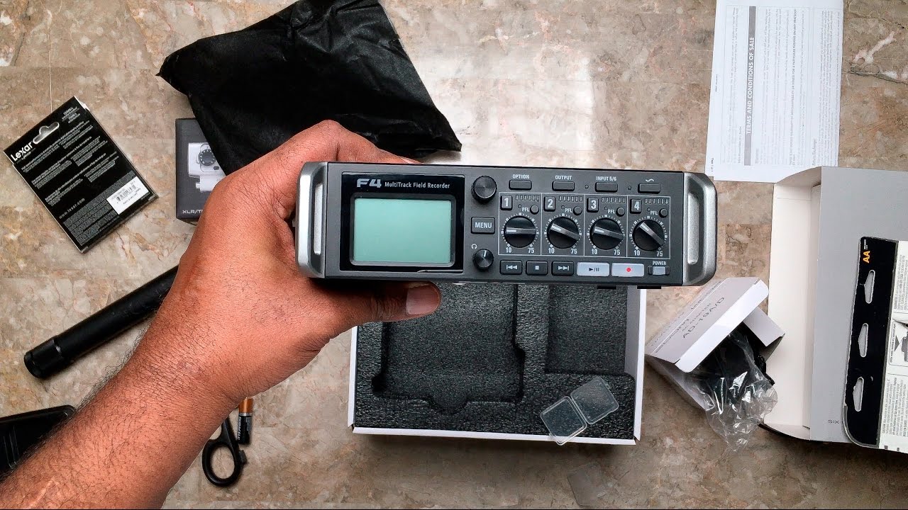Zoom F4 Unboxing