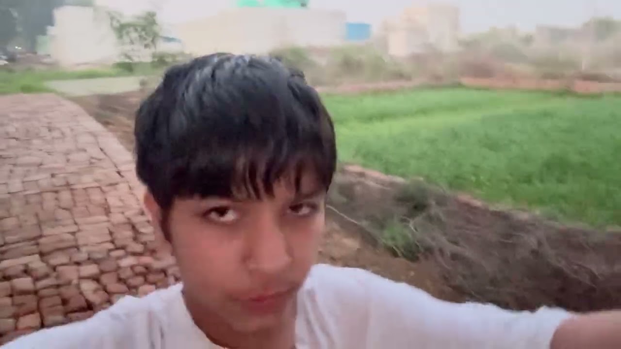 Aaj Maine Aap ko Hamari colony dikhaiye Hai ￼