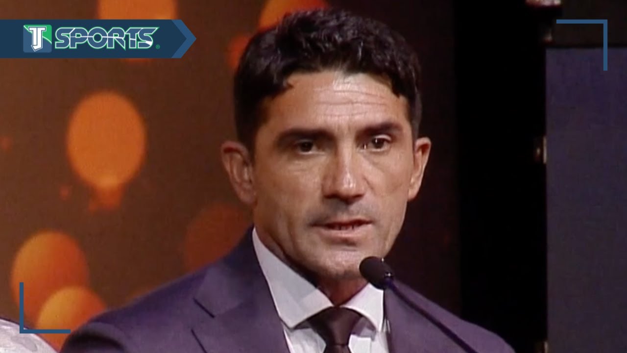 Antonio Naelson Sinha LLORA en su INDUCCIÓN al Salón de la Fama por su BRILLANTE CARRERA con Toluca