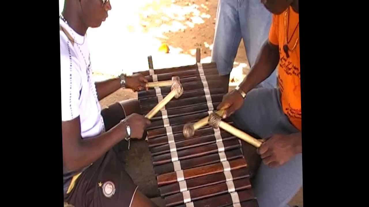 N'Famady Kouyaté dit Alaye au Balafon (Mamayofinkè et soko)
