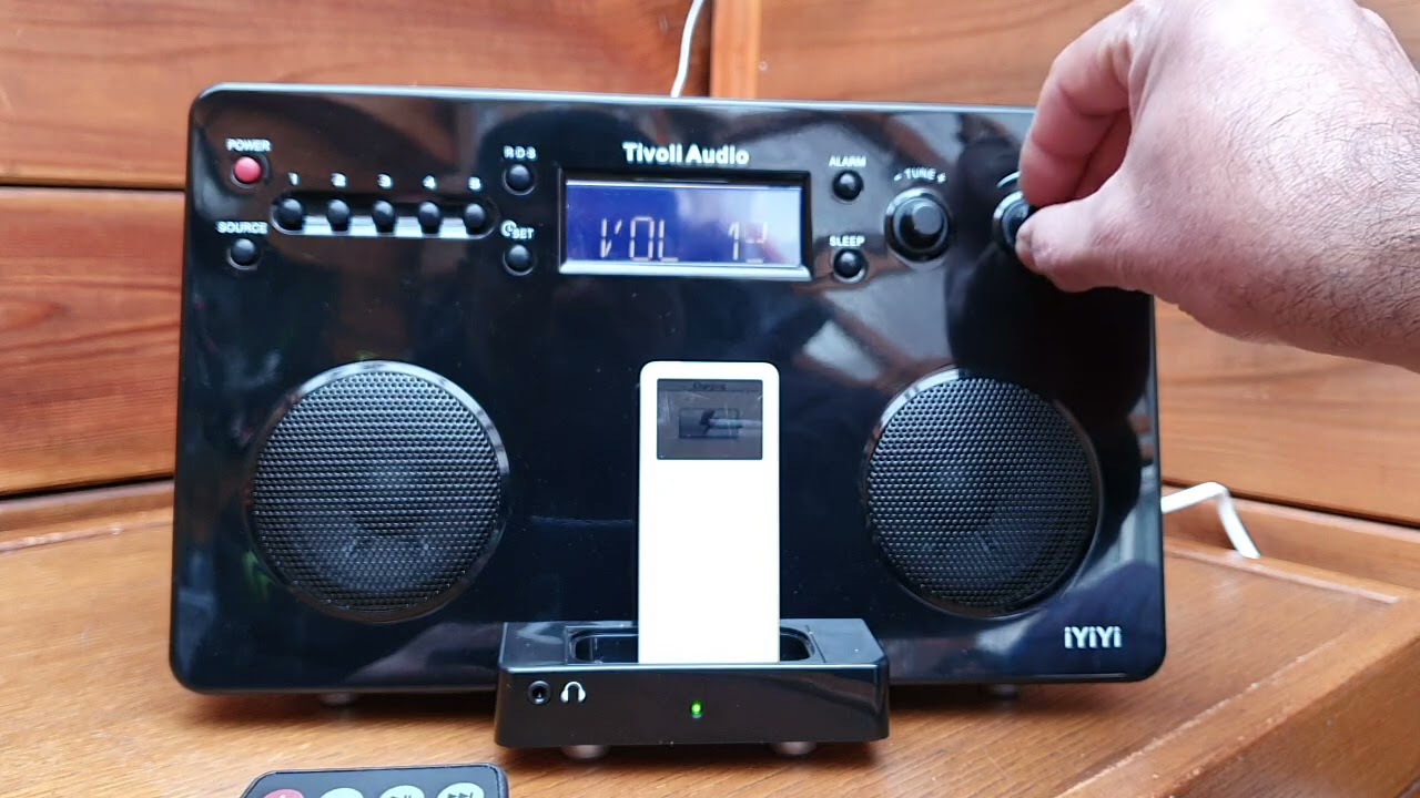 Tivoli Audio iYiYi AM FM Radio Receiver with iPod Docking Station