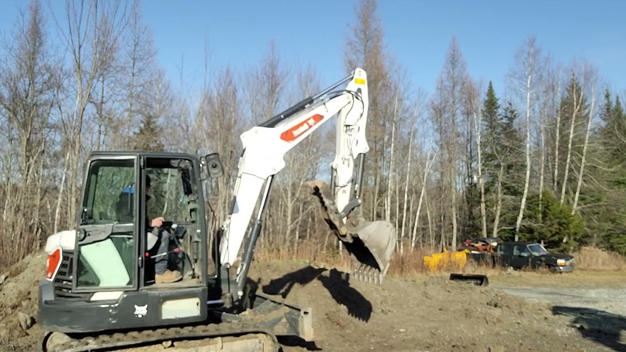 Takeuchi tb260 2022 Vs Bob Cat E60