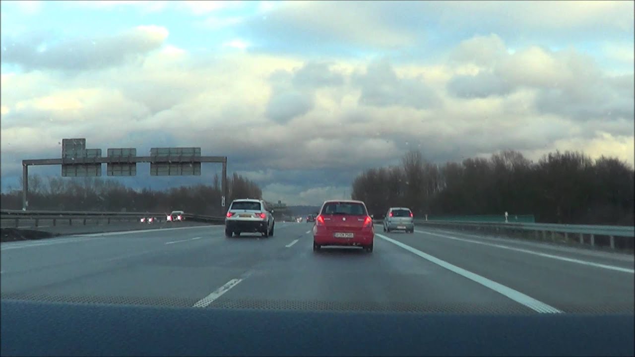 Autobahnfahrt A46 Düsseldorf-A3 Oberhausen in Richtung A52 Essen