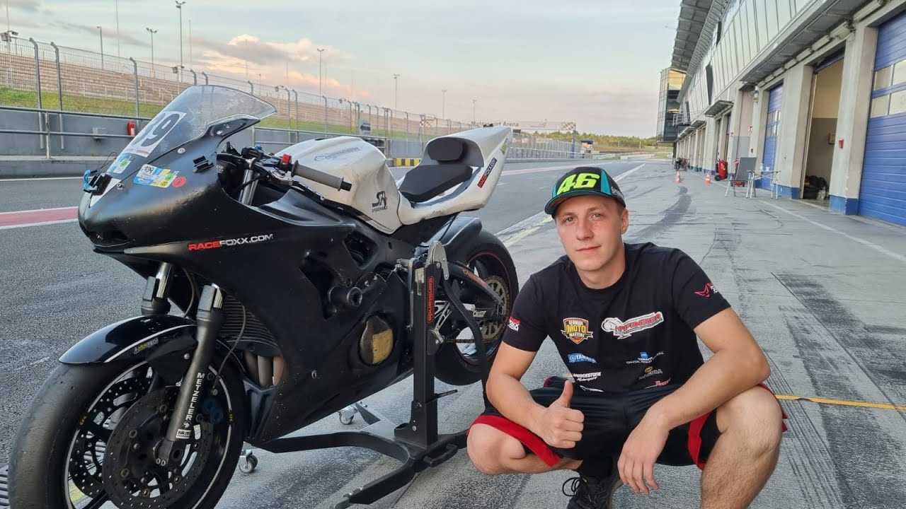 1.  Oschersleben Rookie Turn | Yamaha R6 RJ05