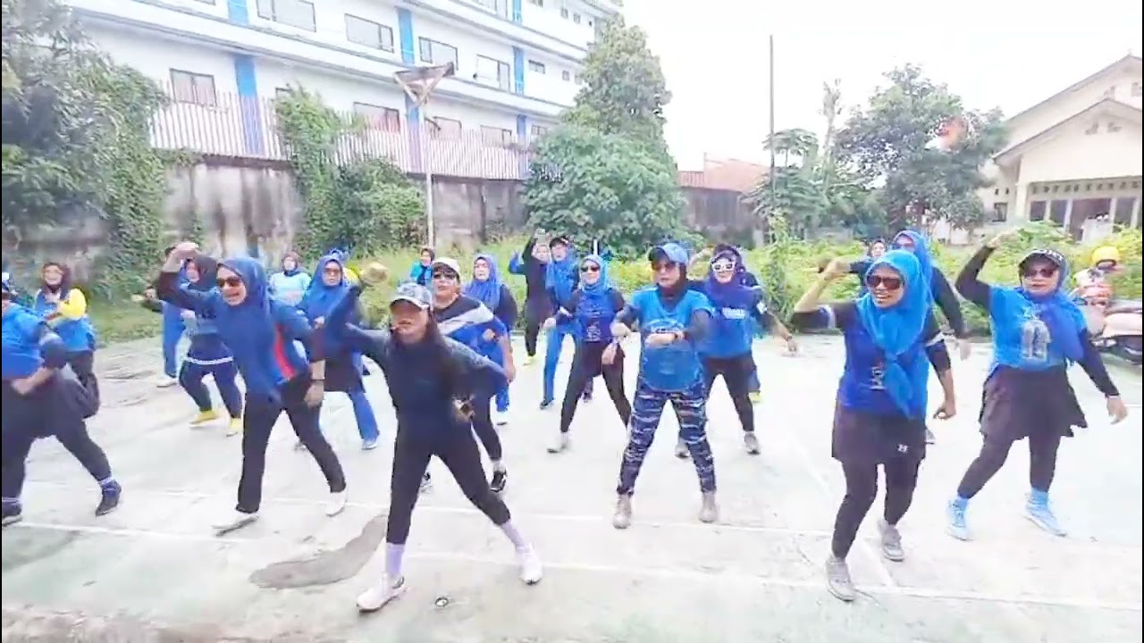 Aerobic Kemuning Club by Instruktur Zin Nia si goyang Uget2 