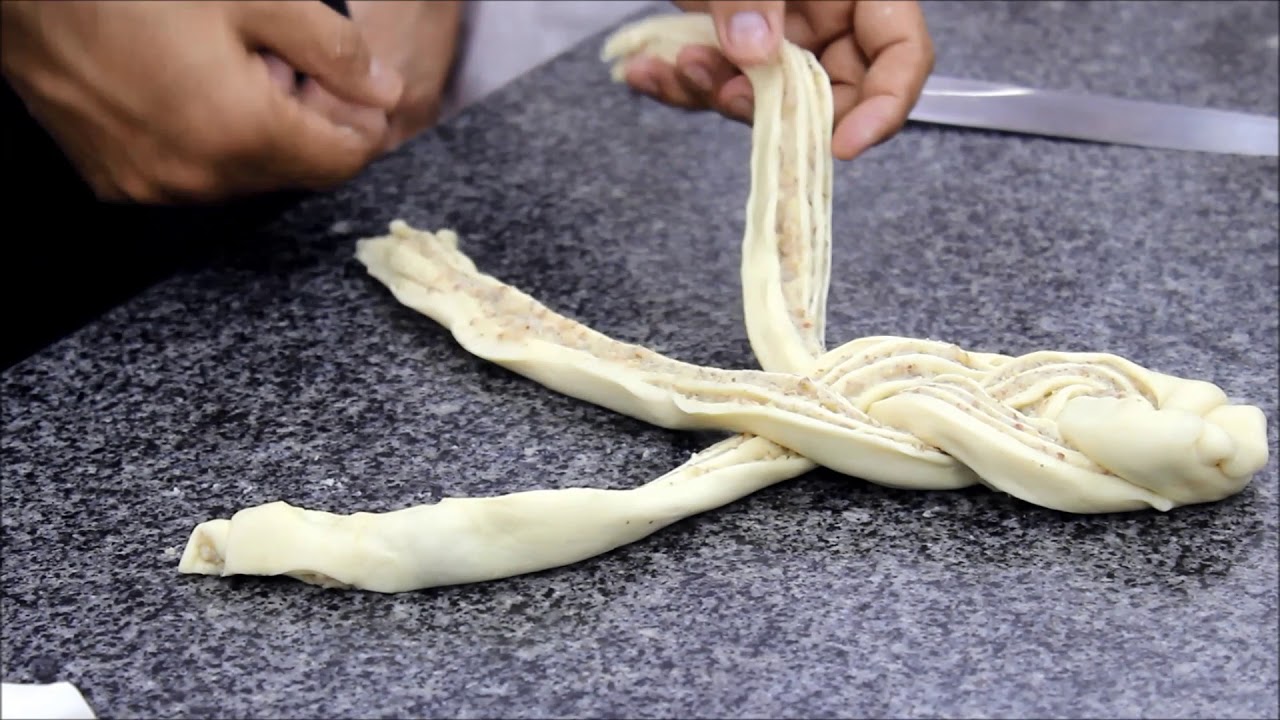 Aprenda a Fazer Rosca com Recheio de Nozes