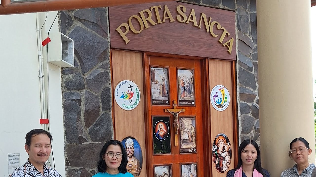 Ada 109 Relikui di Gereja Katolik Santo Servatius Kp.Sawah - Ziarah Porta Sancta Tahun Yubileum