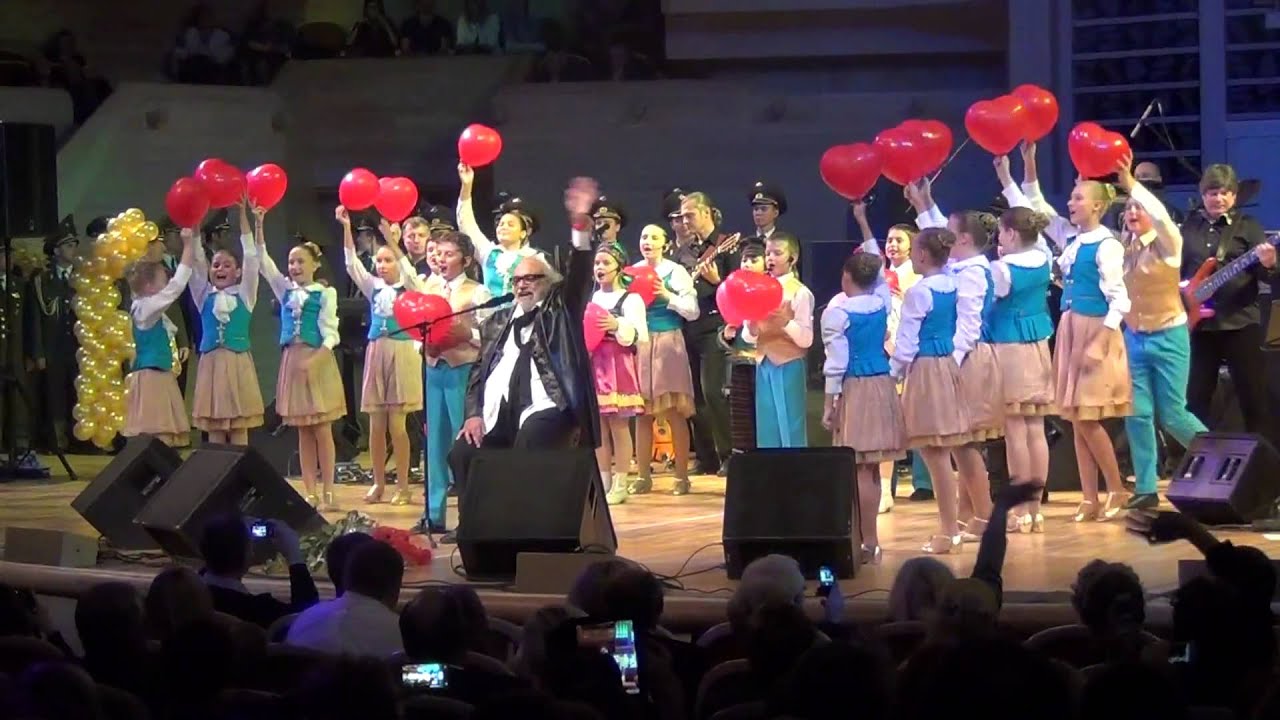 Юные Александровцы и Демис Руссос