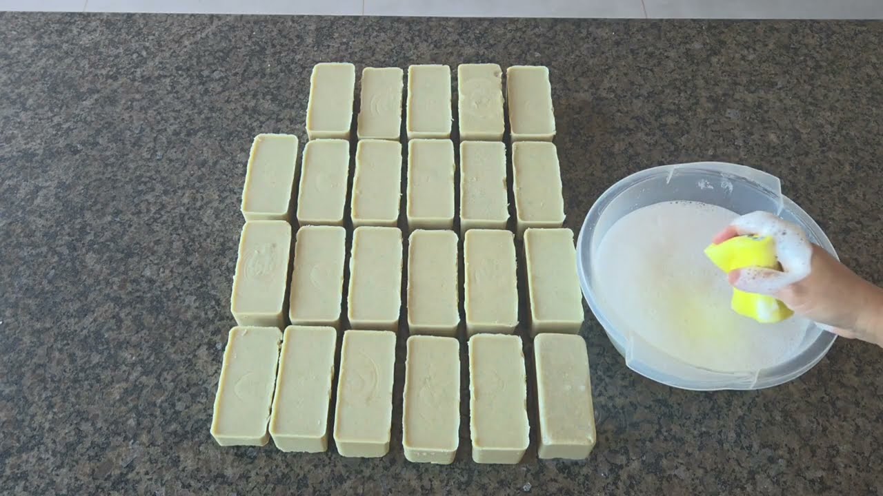 Sabão Caseiro em Barras de Sanitária e SaL com 3L de ÓLEO Usado 😮 