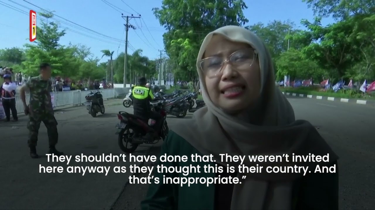 Indonesian protesters storm refugee shelter calling for deportation of Rohingya