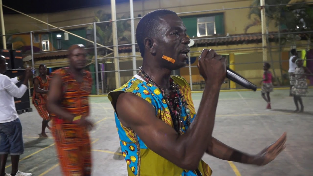Ana Mbuiji.  Telotelo