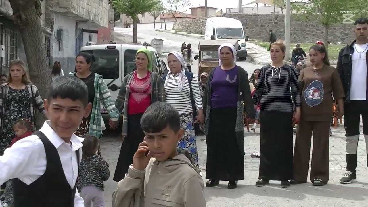 kilisli hasan ın oglu izzetin dügünü  2(kına)