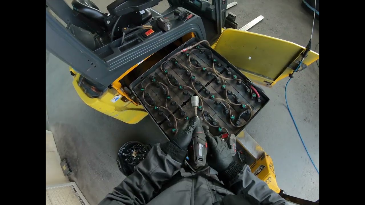 Traction battery maintenance
