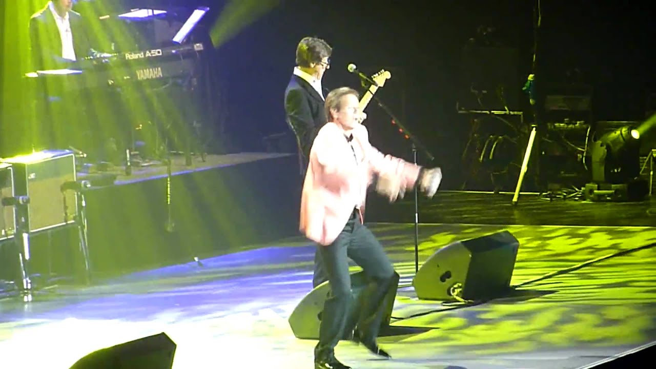 Cliff Richard & The Shadows - Do you wanna dance, Rotterdam 2009