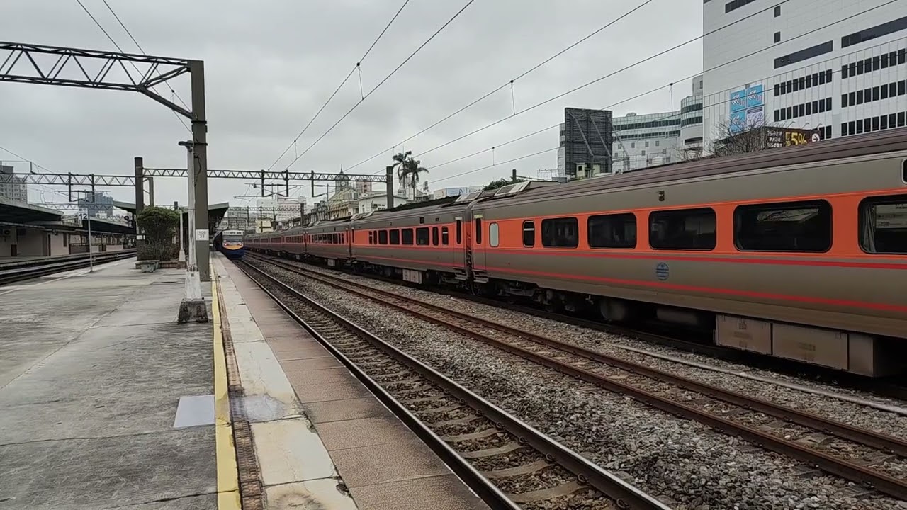「緩速出站.....」8726次迴送列車 新竹站“出站”。（經：山線，開往：七堵。）#火車 #train #求訂閱 #本務E326