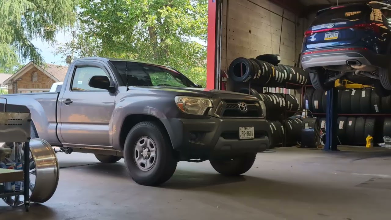 SORIA'S Tire Shop $25 oil change 