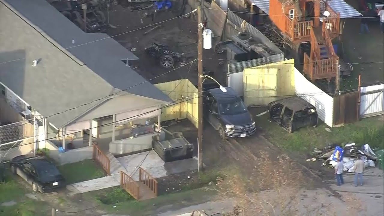 Stolen cars found in chop shop raid in southeast Houston