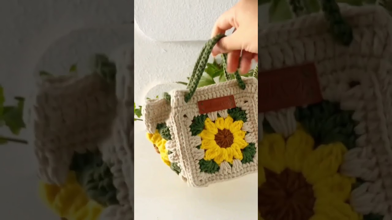 Sunflower Tote Bag #crochet #yarnlove #crochetbag #sunflower