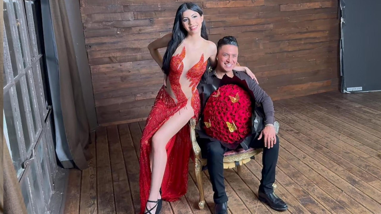 Del bistur&iacute; al photoshoot 📸💫 El Charro canta y Erica deslumbra tras su makeover