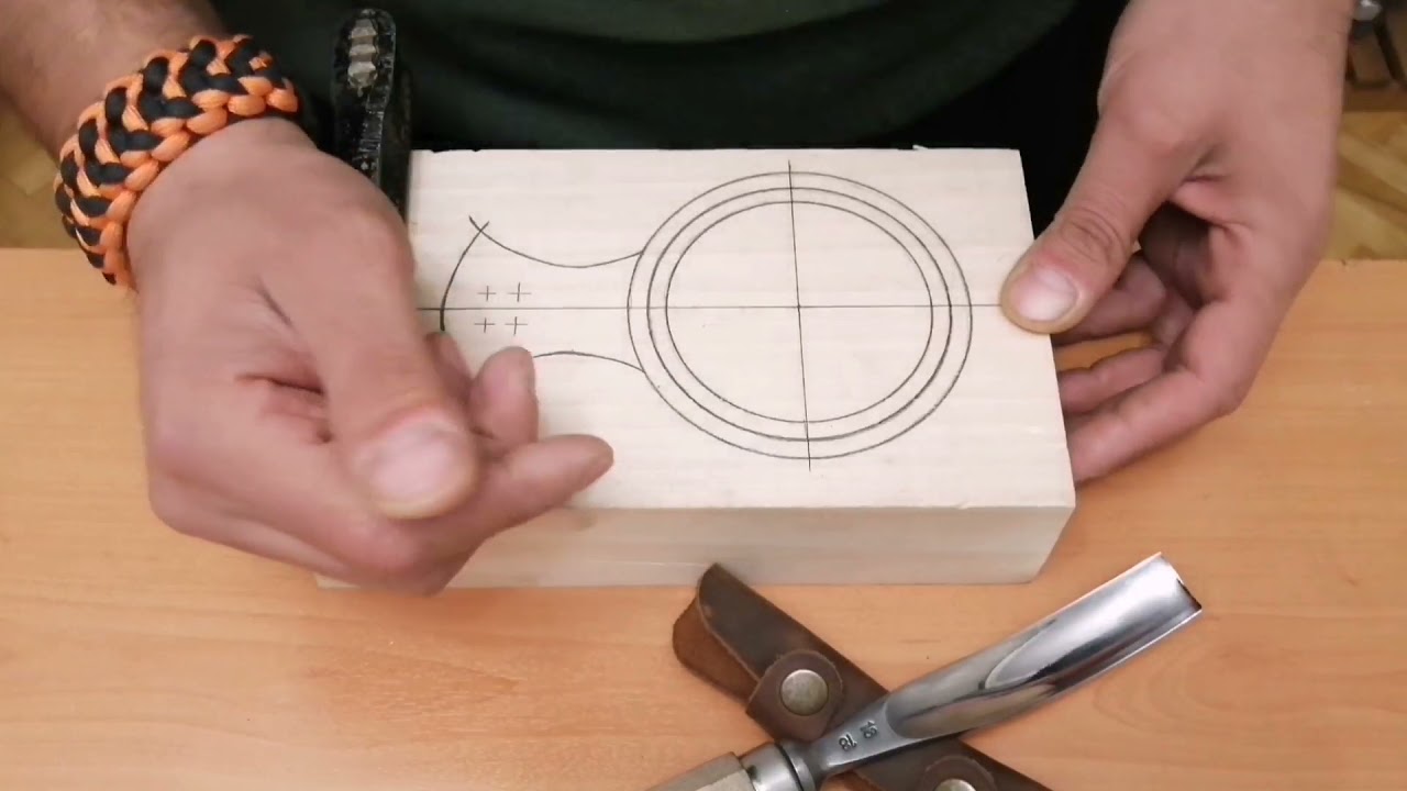 kuksa carving. bir adet deve boynu ıskarpela ile iç boşaltma işlemi.